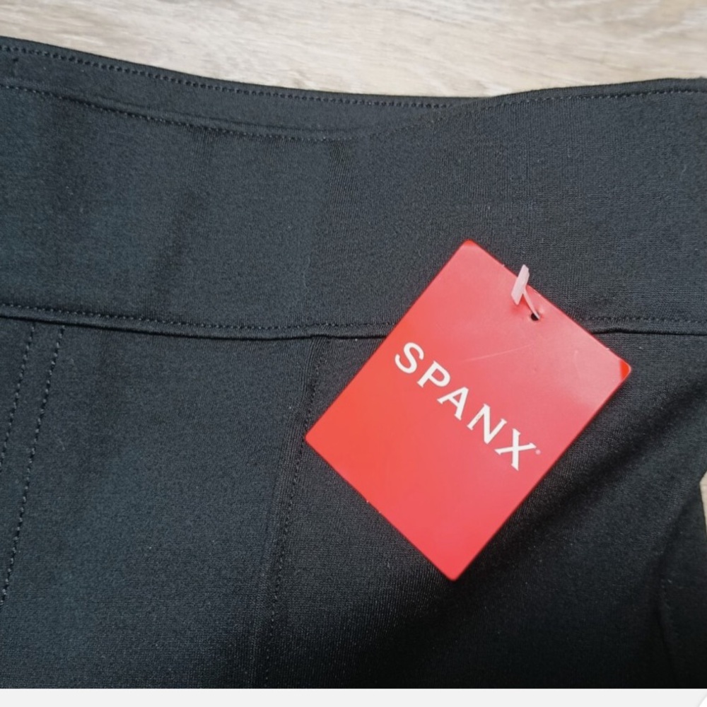 SPANX Classic Black Pants - Picture 2 of 10